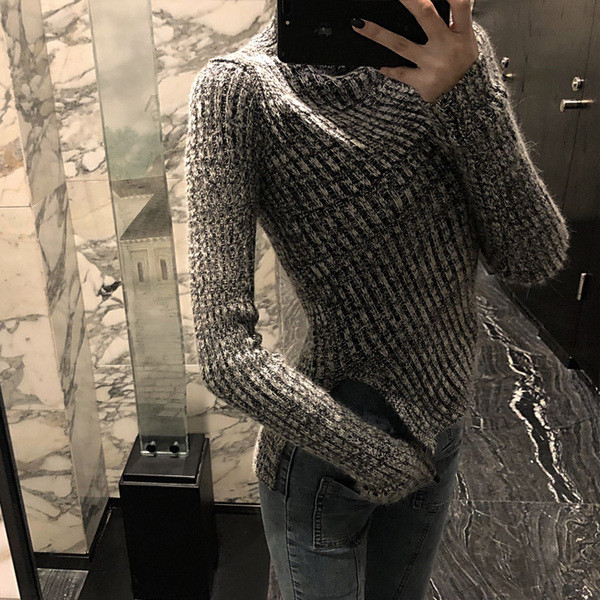 Női téli pulóver magas gallérral