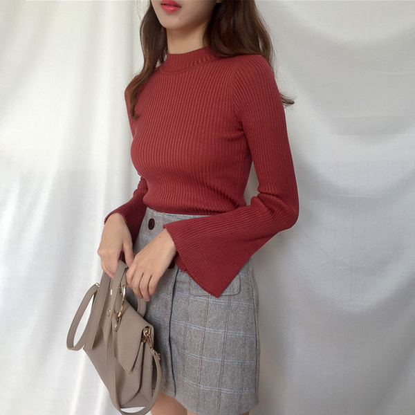 Női pulóver O-nyakkal és lótusz ujjakkal