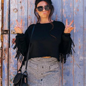 Bluza de dama moderna model scurta cu franjuri in negru