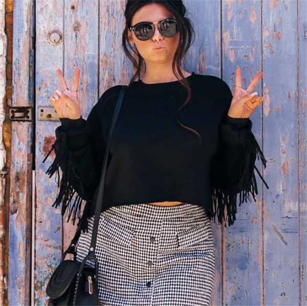 Bluza de dama moderna model scurta cu franjuri in negru