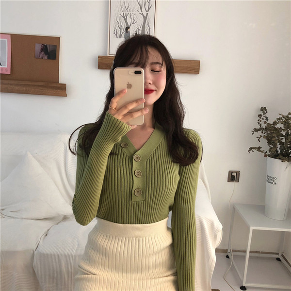 Alkalmi női blúz különböző színekben gombokkal