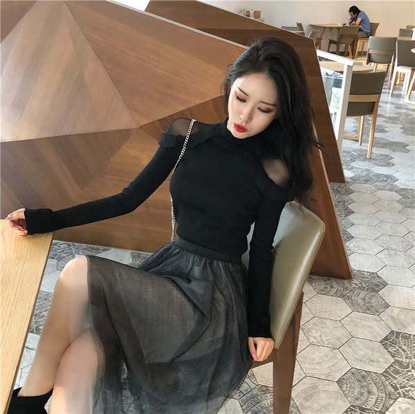 Pulover de dama elegant cu element de plasa in doua culori