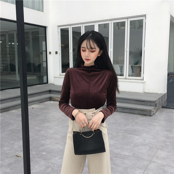 Modern női bársony blúz pólógallérral