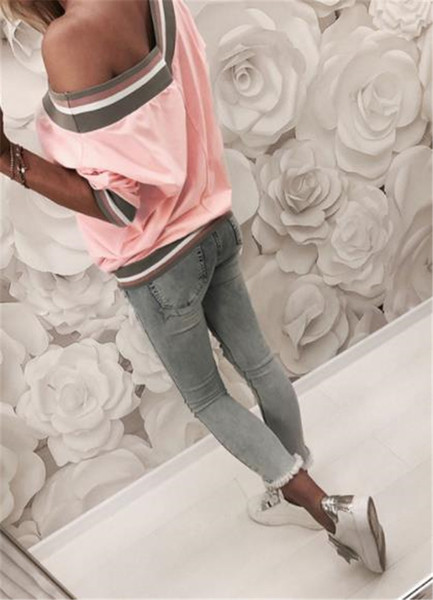 Aktuális női blúz V-nyakkal, két színben