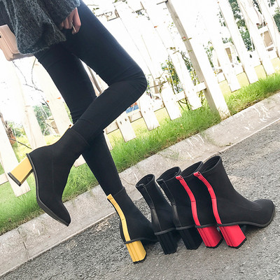 Κομψές κυρίες μπότες με παχύ ρεύμα σε τρία χρώματα