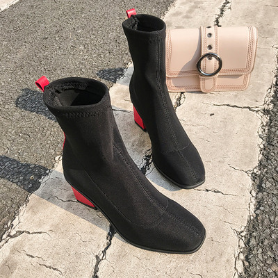 Κομψές κυρίες μπότες με παχύ ρεύμα σε τρία χρώματα