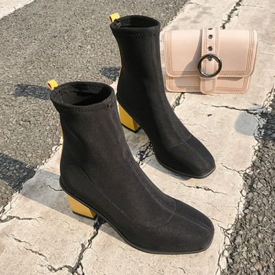 Κομψές κυρίες μπότες με παχύ ρεύμα σε τρία χρώματα