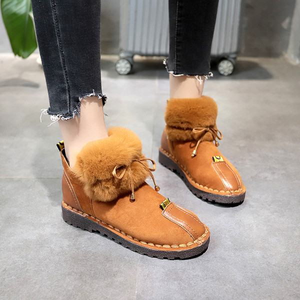 Cizme de dama cu puf de culoare neagra si maro si talpa aspra