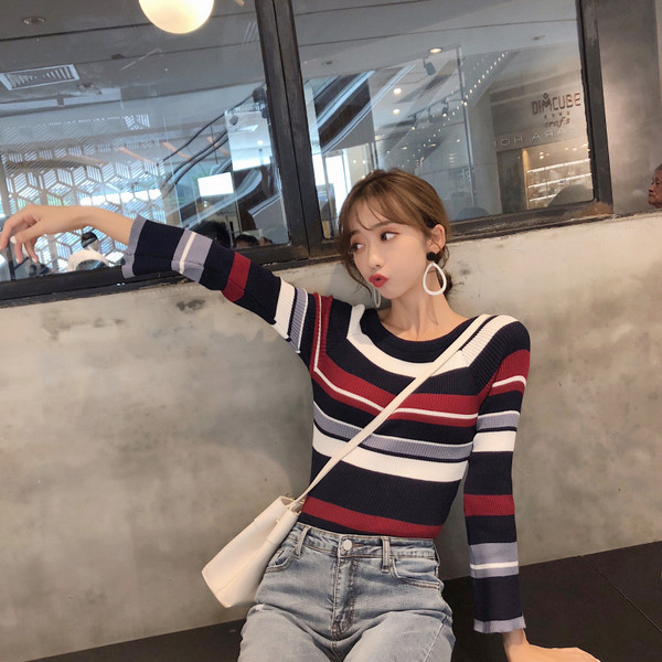 Κυρίες πουλόβερ με δύο neckline necklines