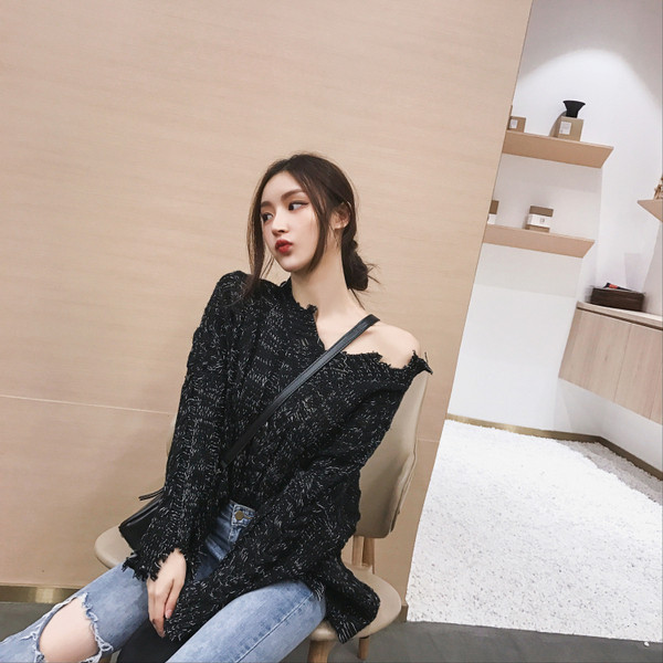 Κυρίες trendy πουλόβερ σε μαύρο και καφέ χρώμα