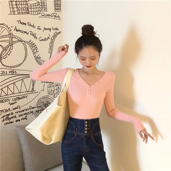 Női pulóver V-nyakkal több színben