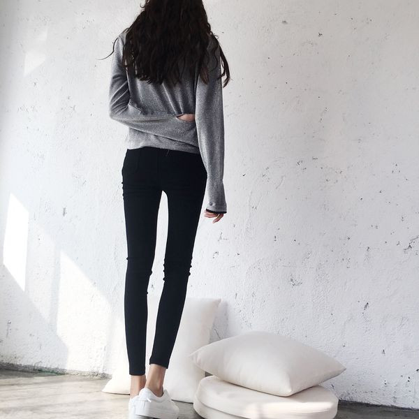 Pantaloni negri de dama cu element cu fermoar