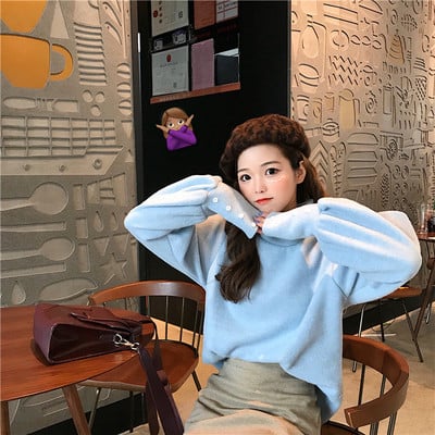 Μαλακό πουλόβερ κυρίες με κολάρο με πόλο και κουμπιά στα μανίκια σε μπλε και άσπρο