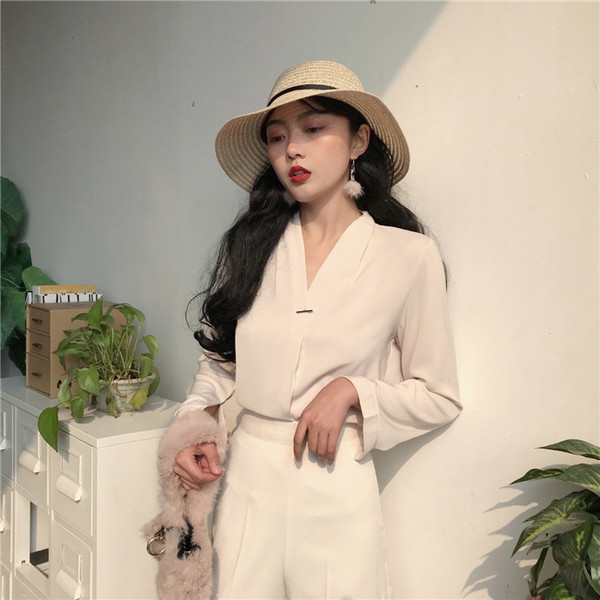 Stílusos női ing V-nyakkal, két színben