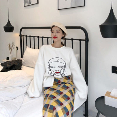 Pulover de dama modern cu broderie in doua culori