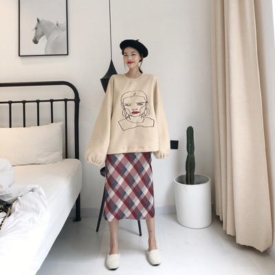 Pulover de dama modern cu broderie in doua culori