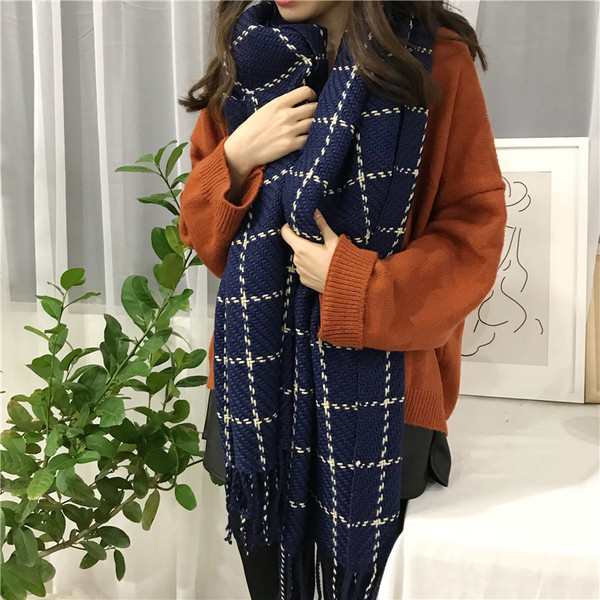 Női téli sál rojtokkal több színben