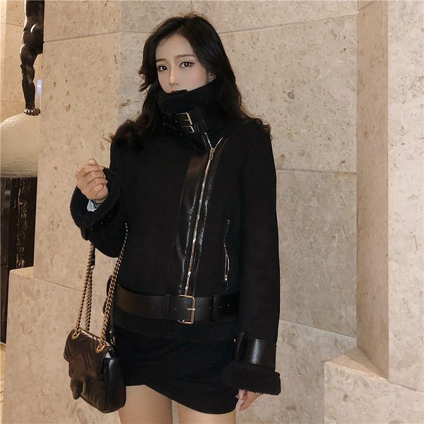 Jachetă de damă de ultimă oră, cu căptușeală moale și închidere laterală de culoare neagră