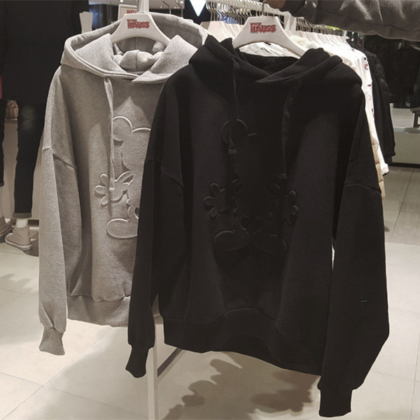 Női hosszú ujjú pulóver és kapucni fekete és szürke színben