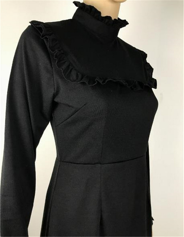 HIT Aktuális női ruha szabású modell fekete és rózsaszín színben