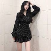 Stílusos női ruha hosszú ujjú fekete színben