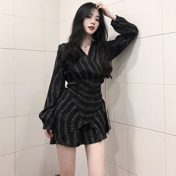 Stílusos női ruha hosszú ujjú fekete színben