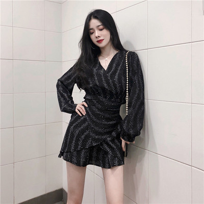 Stílusos női ruha hosszú ujjú fekete színben