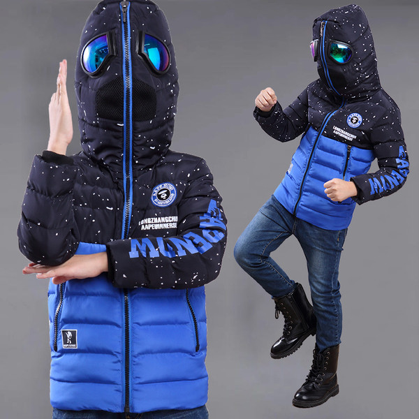 Modern gyerekkabát fiúknak három színben rátéttel