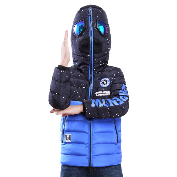 Modern gyerekkabát fiúknak három színben rátéttel