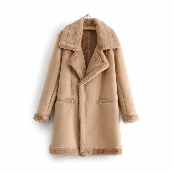 Aktuális női télikabát puha béléssel, világos színekben