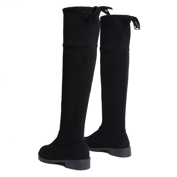 Női téli csizma öko velúrból meleg béléssel, fekete színben