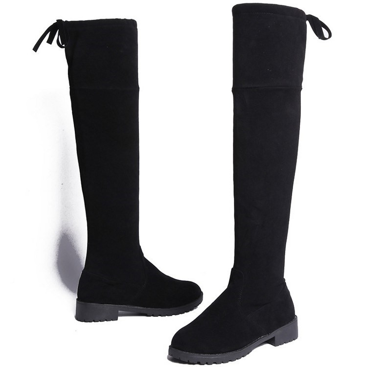 Női téli csizma öko velúrból meleg béléssel, fekete színben