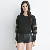 Modern női blúz átlátszó elemekkel, fehér és fekete színben