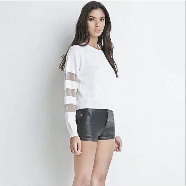 Modern női blúz átlátszó elemekkel, fehér és fekete színben