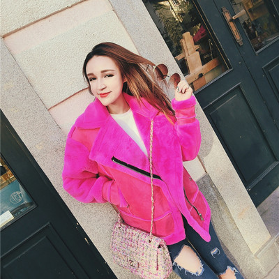 Aktuális női kabát meleg béléssel, két színben