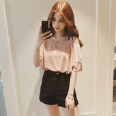 Aktuális női blúz világos színben