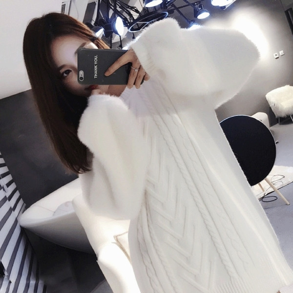 Pulover de dama alb cu maneci late