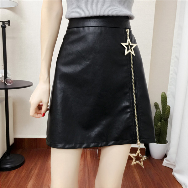 Fusta de dama din piele de culoare neagra