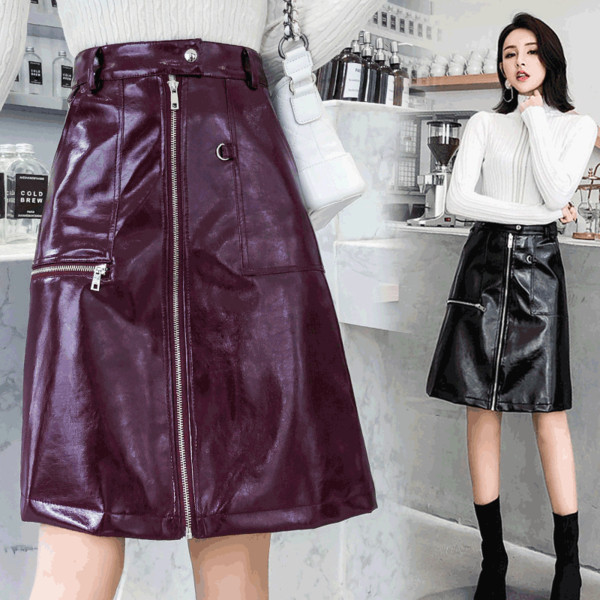 Γυναικεία κομψή δερμάτινη φούστα σε μαύρο και κόκκινο χρώμα