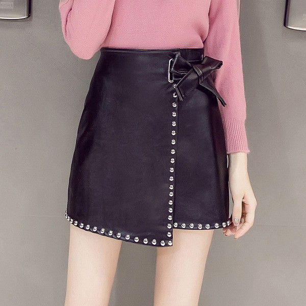 Modern női szoknya szalaggal