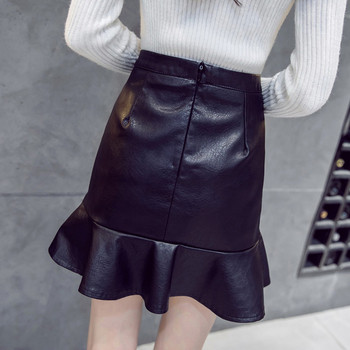 Stílusos női bőrszoknya fekete színben