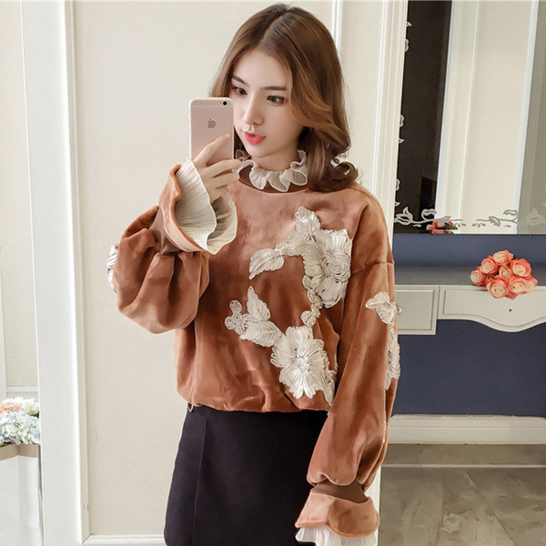 Stílusos női pulóver három színben, rátéttel