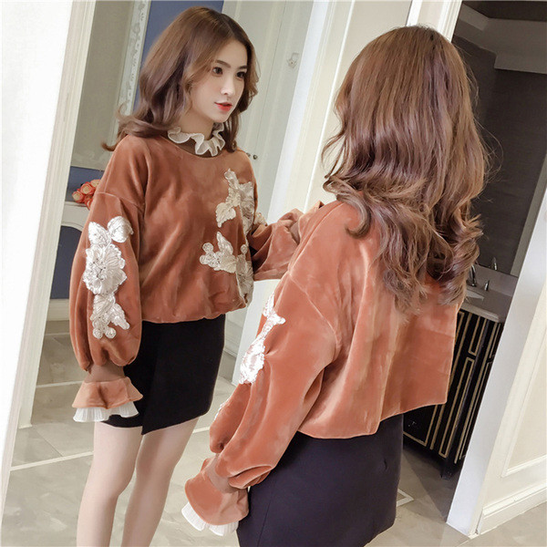 Stílusos női pulóver három színben, rátéttel