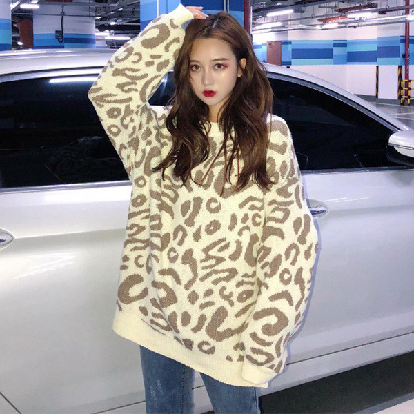 Modern női pulóver tigrismintával