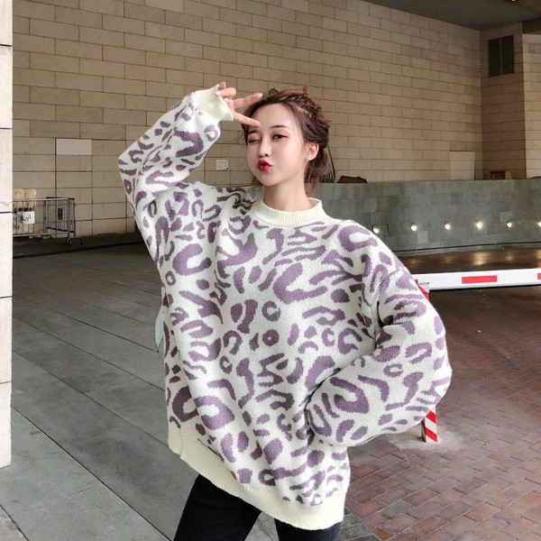 Modern női pulóver tigrismintával