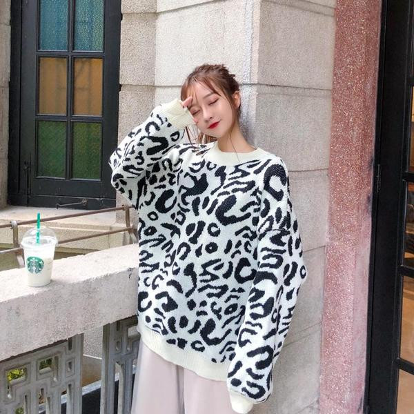 Modern női pulóver tigrismintával