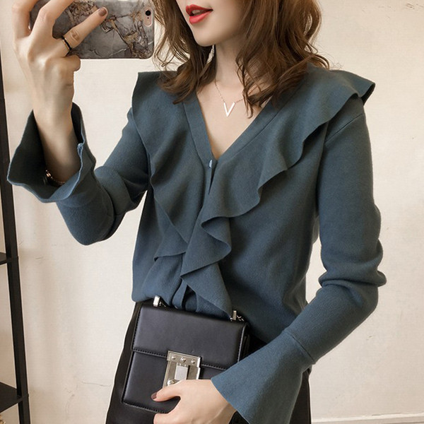 Stílusos női blúz V-nyakkal