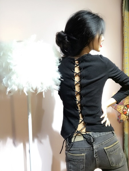 Hátul megkötős női blúz