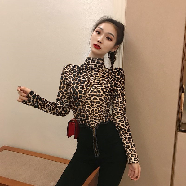 Γυναικεία μπλούζα με έγχρωμη εκτύπωση