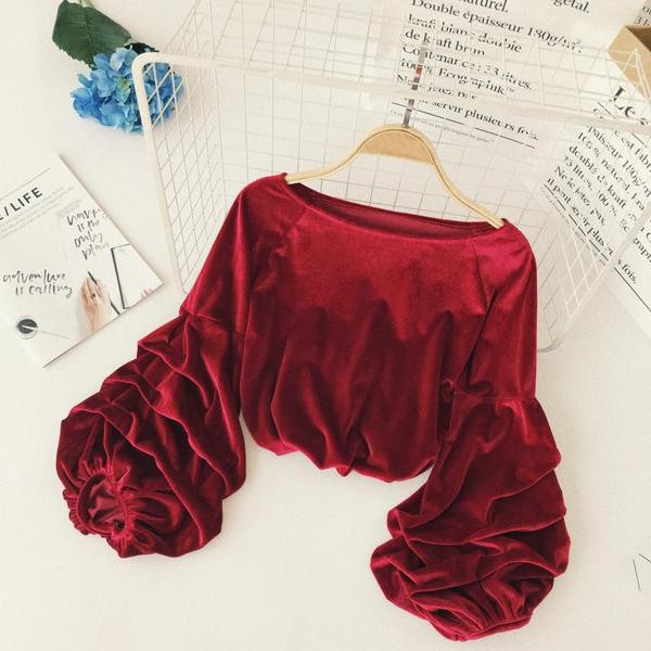 Modern női blúz csupasz nyakkivágással